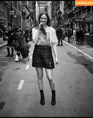 Karen Gillan photo #0032