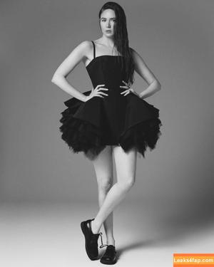 Karen Gillan photo #0141