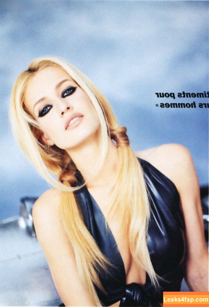Karen Mulder /  leaked photo photo #0031