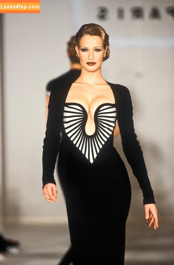 Karen Mulder /  leaked photo photo #0070