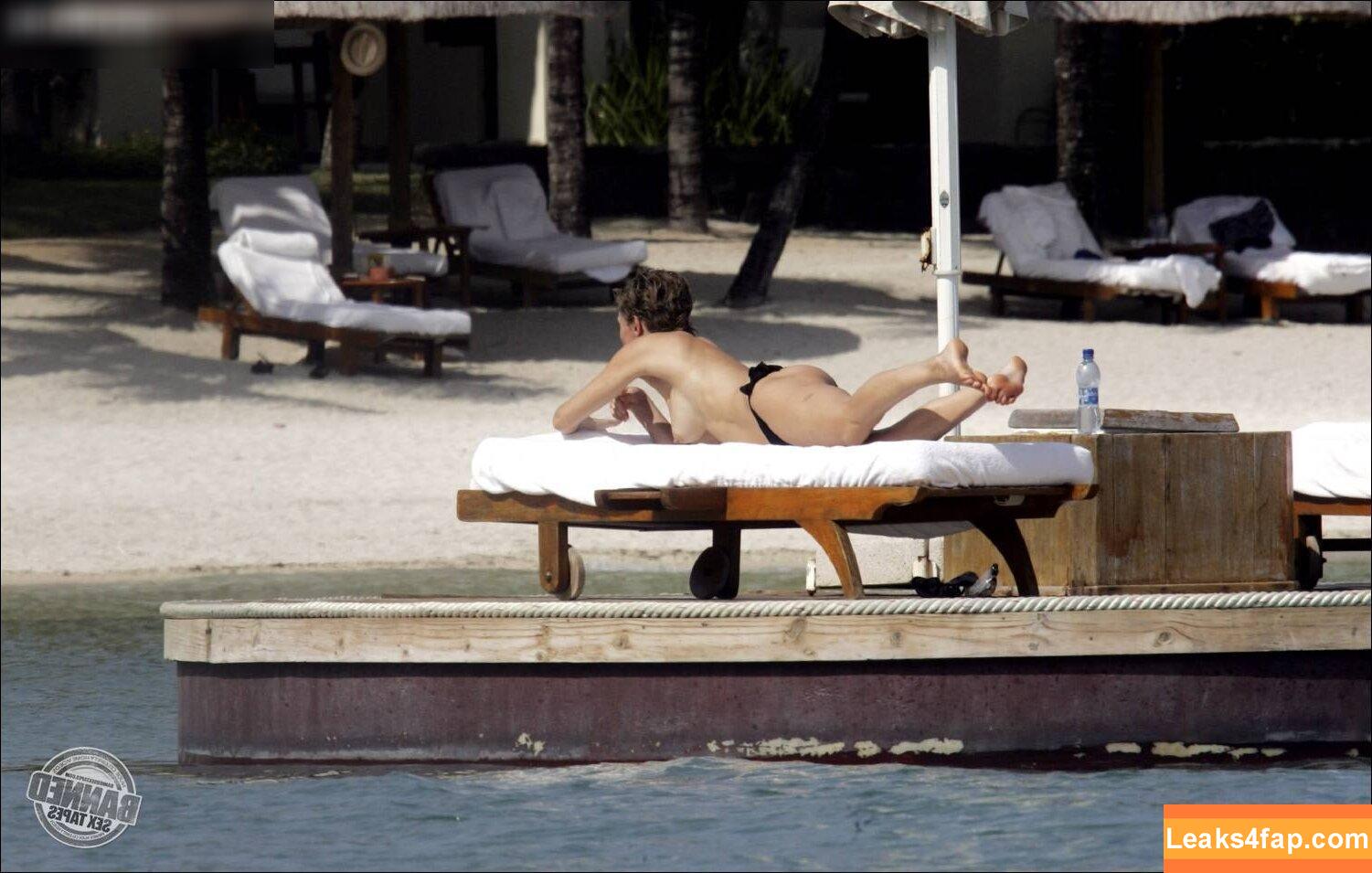 Karen Mulder /  leaked photo photo #0082