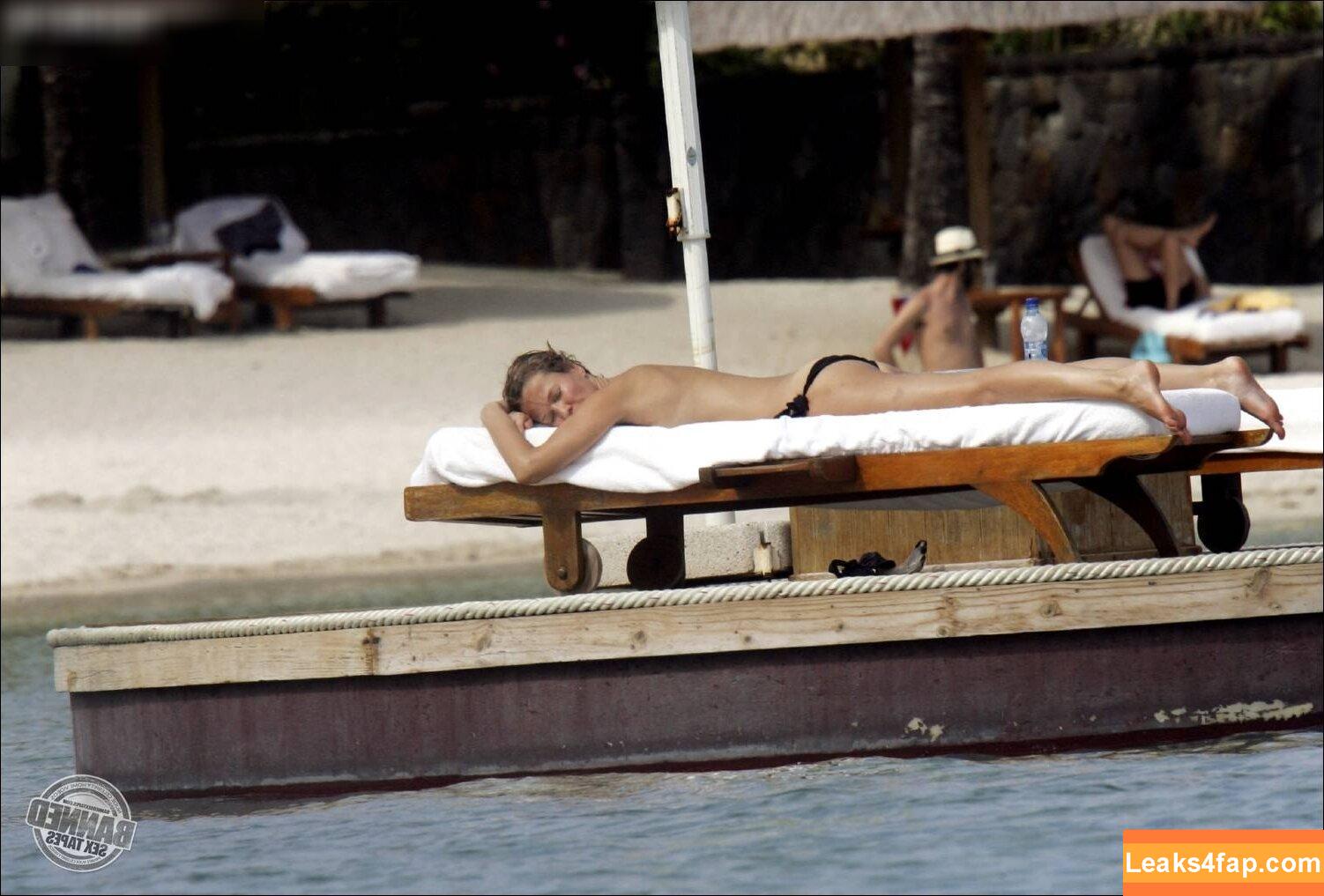 Karen Mulder /  leaked photo photo #0088