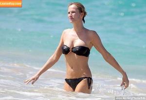 Karen Mulder photo #0055