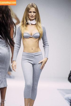 Karen Mulder photo #0105
