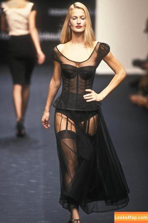 Karen Mulder photo #0114