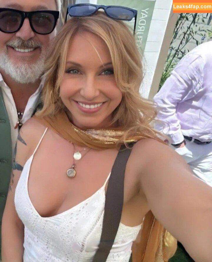 Kari Byron / KariByron / starbyron0 / therealkaribyron leaked photo photo #0135