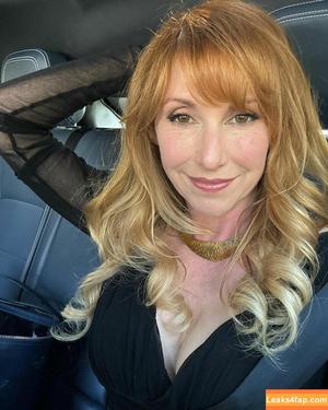 Kari Byron photo #0071