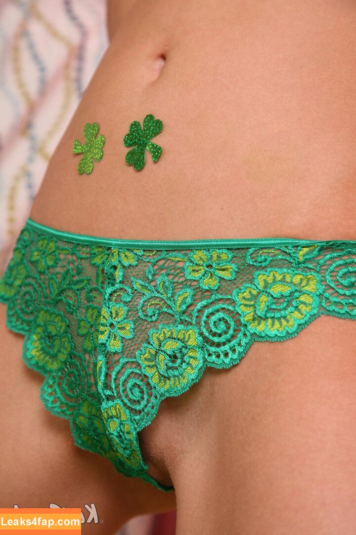 Kari Sweets / karis.sweets leaked photo photo #0238