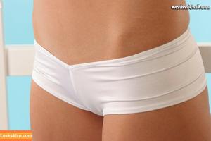 Kari Sweets photo #0344