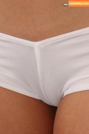 Kari Sweets photo #0348