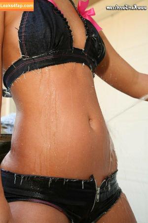 Kari Sweets photo #0588