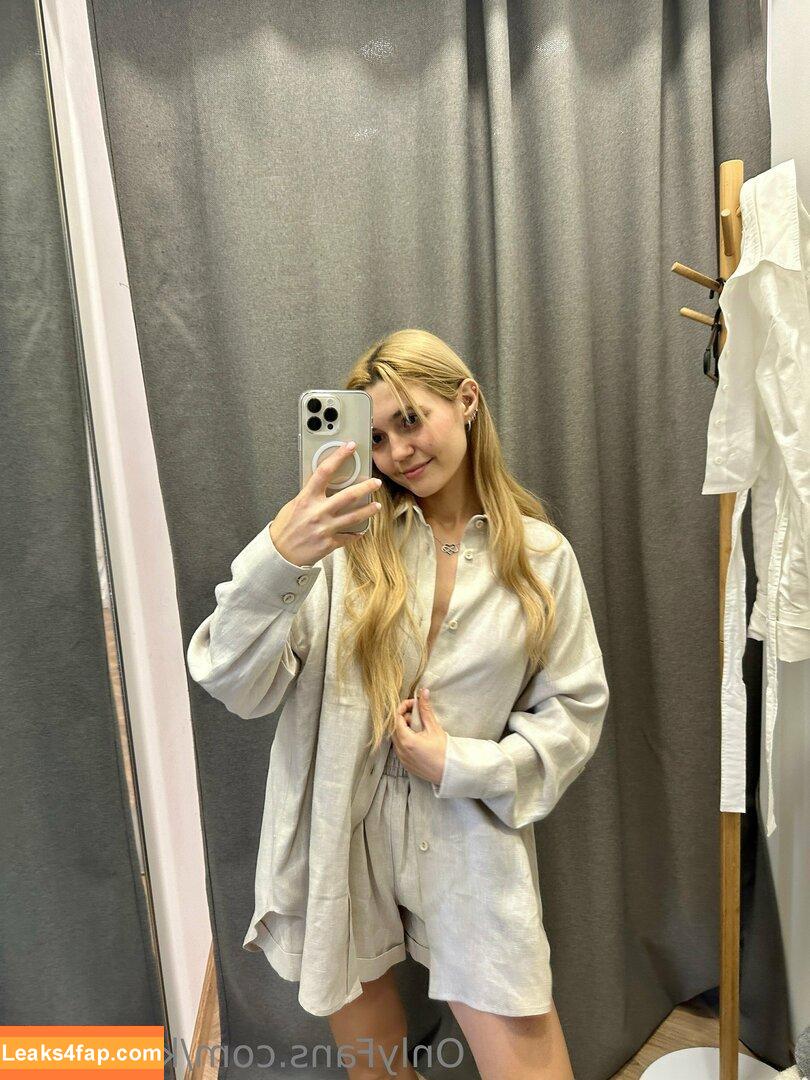 karisha.x / karnex.x leaked photo photo #0158