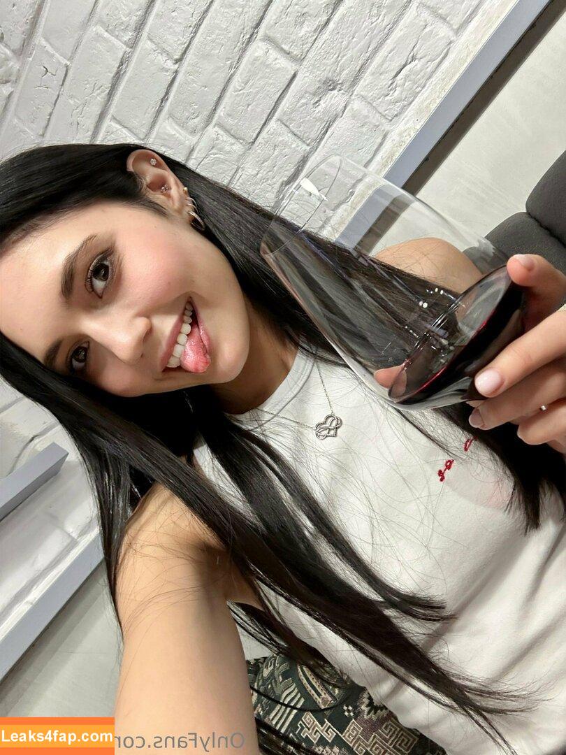 karisha.x / karnex.x leaked photo photo #0267