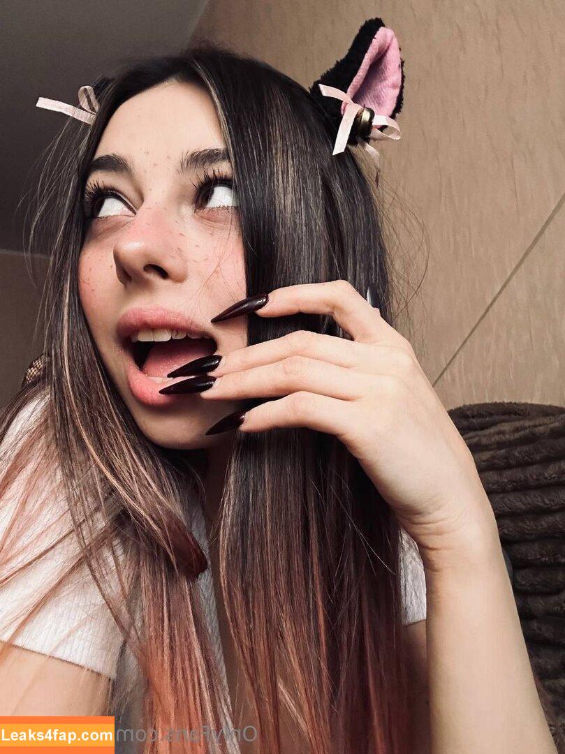 karmen_g / k4rmeng leaked photo photo #0001