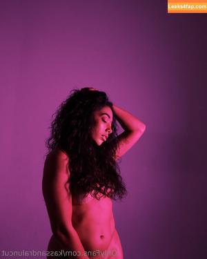 kassandraluncut photo #0011