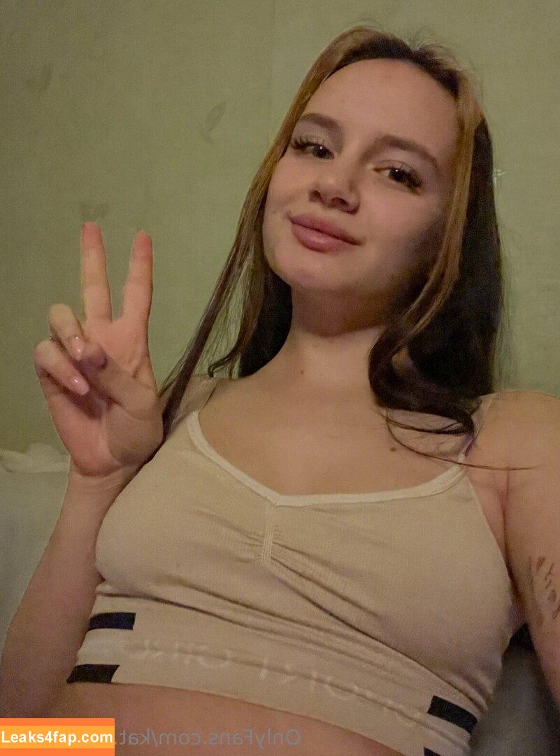 kat.but.no.hat / BreadPitters / kat.without.a.hat leaked photo photo #0055