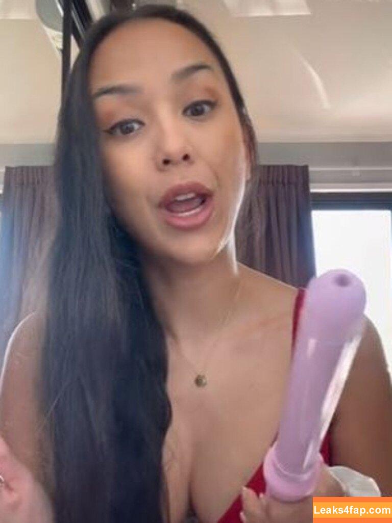 Kat Clark /  leaked photo photo #0002