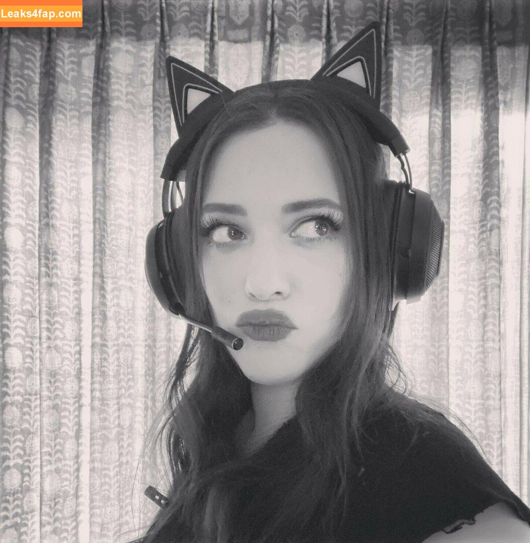 Kat Dennings / OfficialKat / katdenningsss слитое фото фото #0100