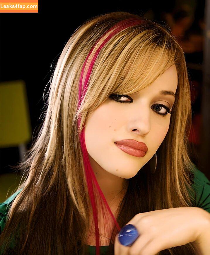 Kat Dennings / OfficialKat / katdenningsss leaked photo photo #0398