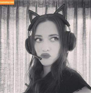 Kat Dennings photo #0100