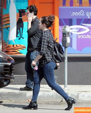 Kat Dennings photo #0149