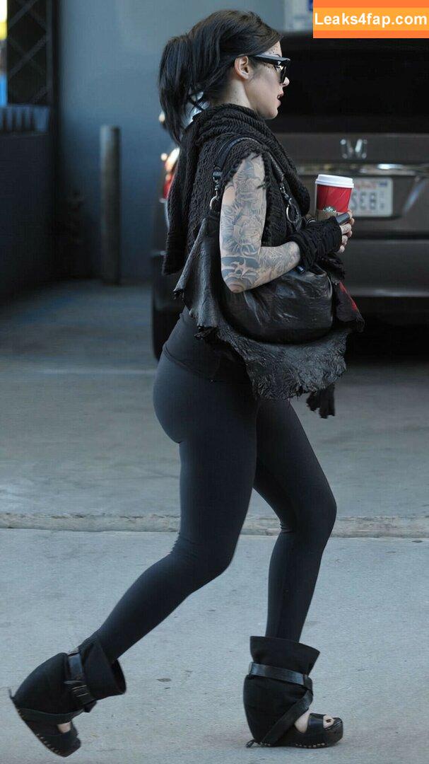 Kat Von D / thekatvond leaked photo photo #0019