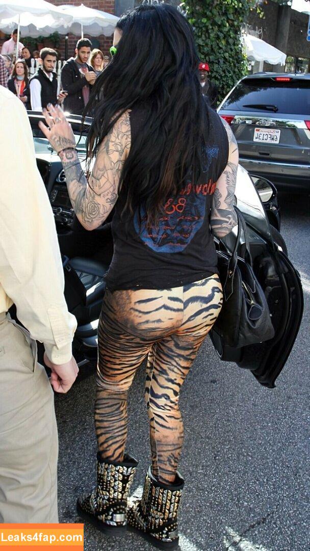 Kat Von D / thekatvond leaked photo photo #0033