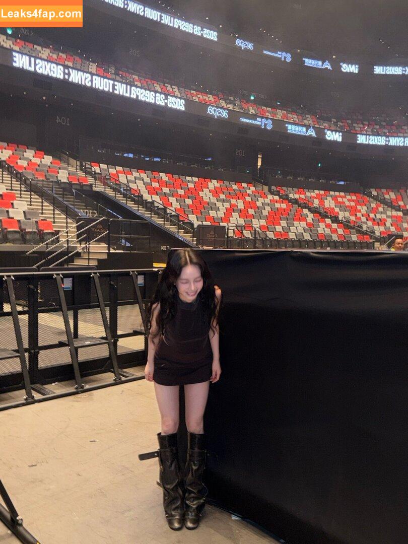 katarinabluu / Karina / aespa / karinamasfina leaked photo photo #2238