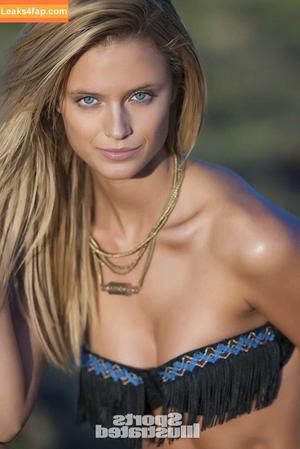 Kate Bock photo #0026