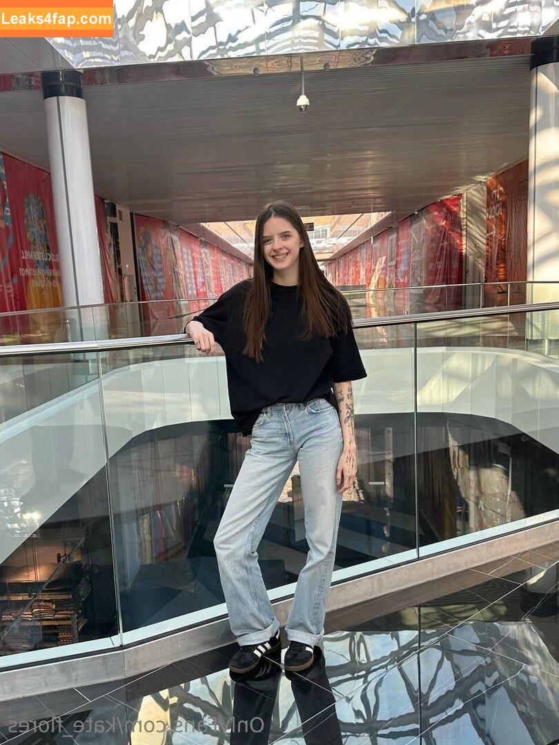 kate_flores /  leaked photo photo #0003