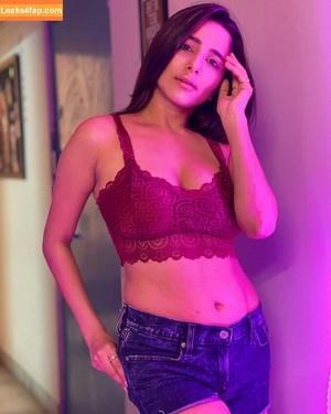 Kate Sharma photo #0137