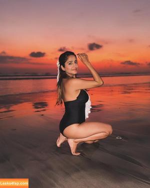 Kate Sharma photo #0334