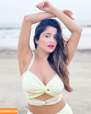 Kate Sharma photo #0420