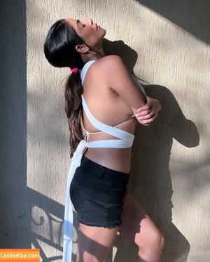 Kate Sharma photo #0477