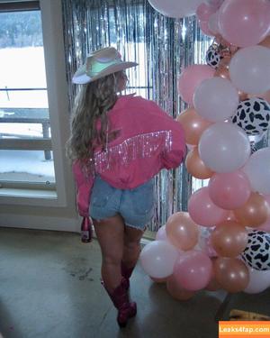 Kate Thomas photo #0030