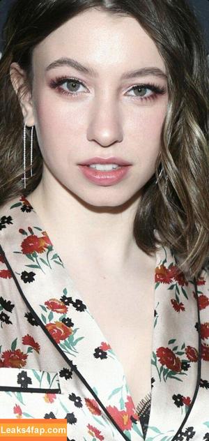 Katelyn Nacon photo #0035