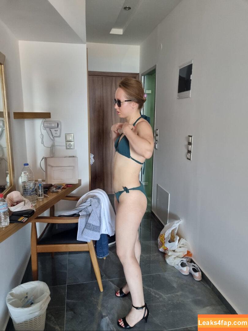 Kateryna Harbuzova / katerynaharbuzova слитое фото фото #0004