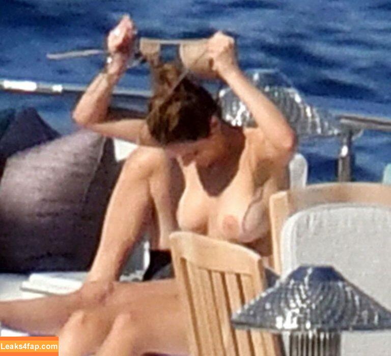 Katharine McPhee / Katharine Foster / katharinefoster leaked photo photo #0037