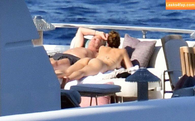 Katharine McPhee / Katharine Foster / katharinefoster leaked photo photo #0038