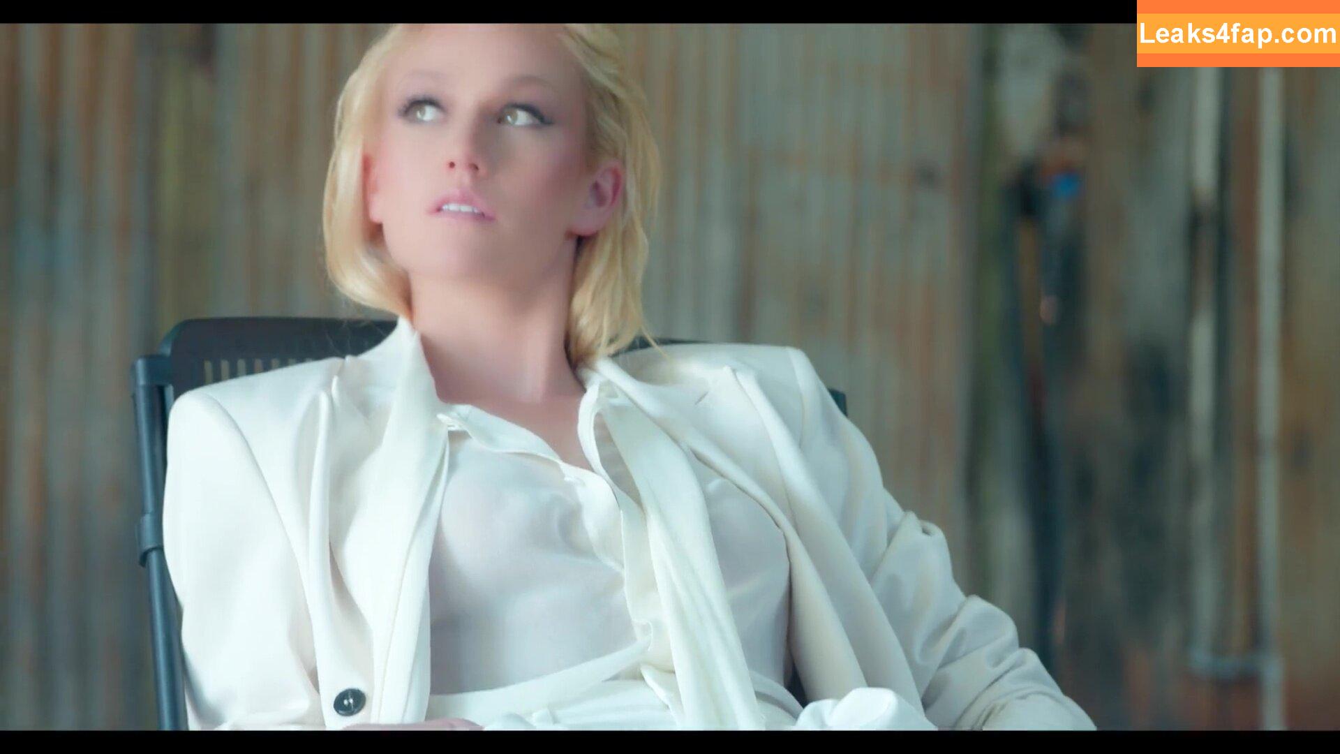 Katherine McNamara / kat.mcnamara слитое фото фото #0228