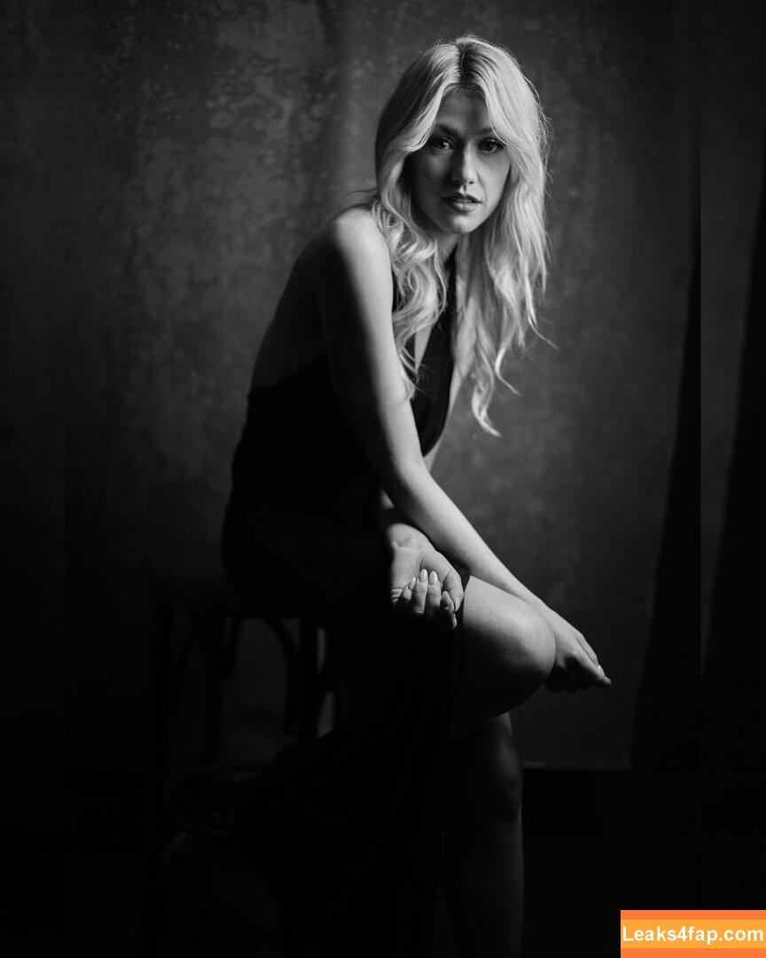 Katherine McNamara / kat.mcnamara слитое фото фото #0354