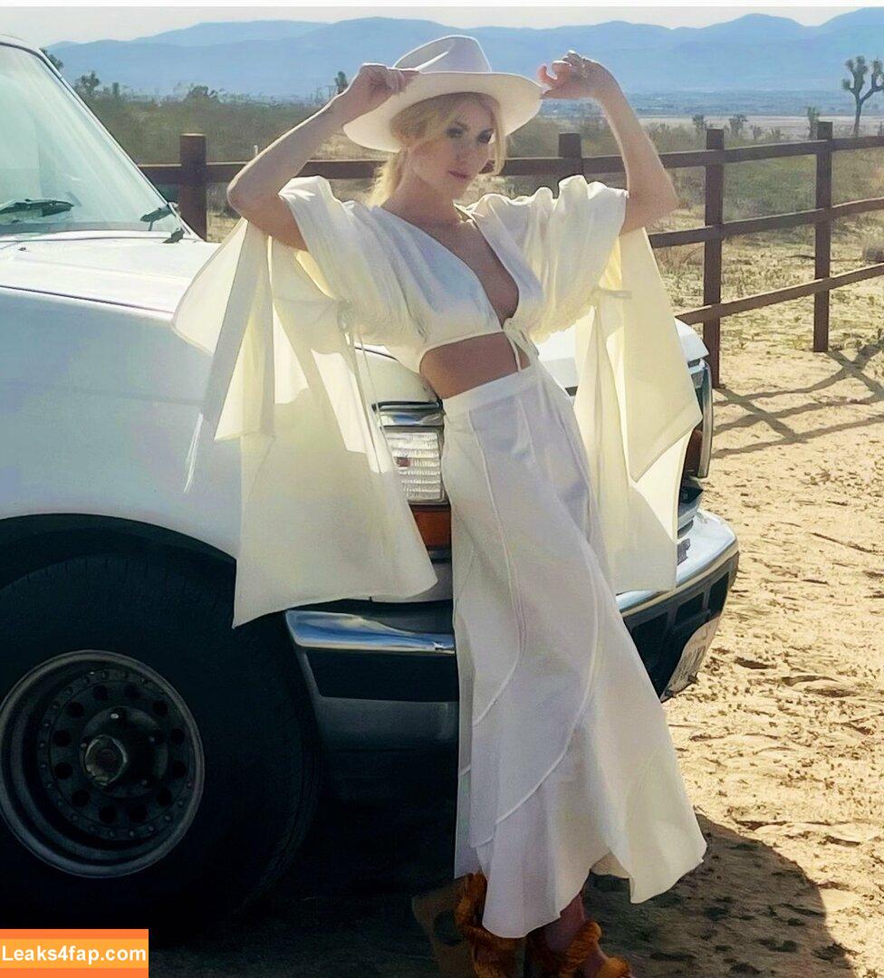 Katherine McNamara / kat.mcnamara слитое фото фото #0387