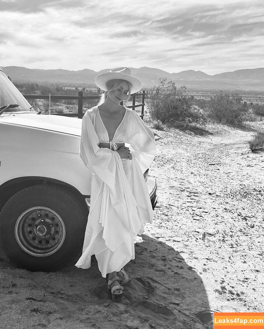 Katherine McNamara / kat.mcnamara слитое фото фото #0389