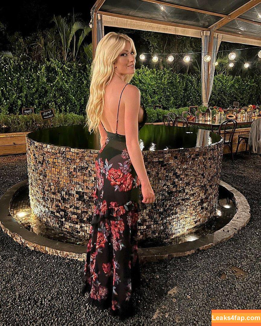 Katherine McNamara / kat.mcnamara слитое фото фото #0482