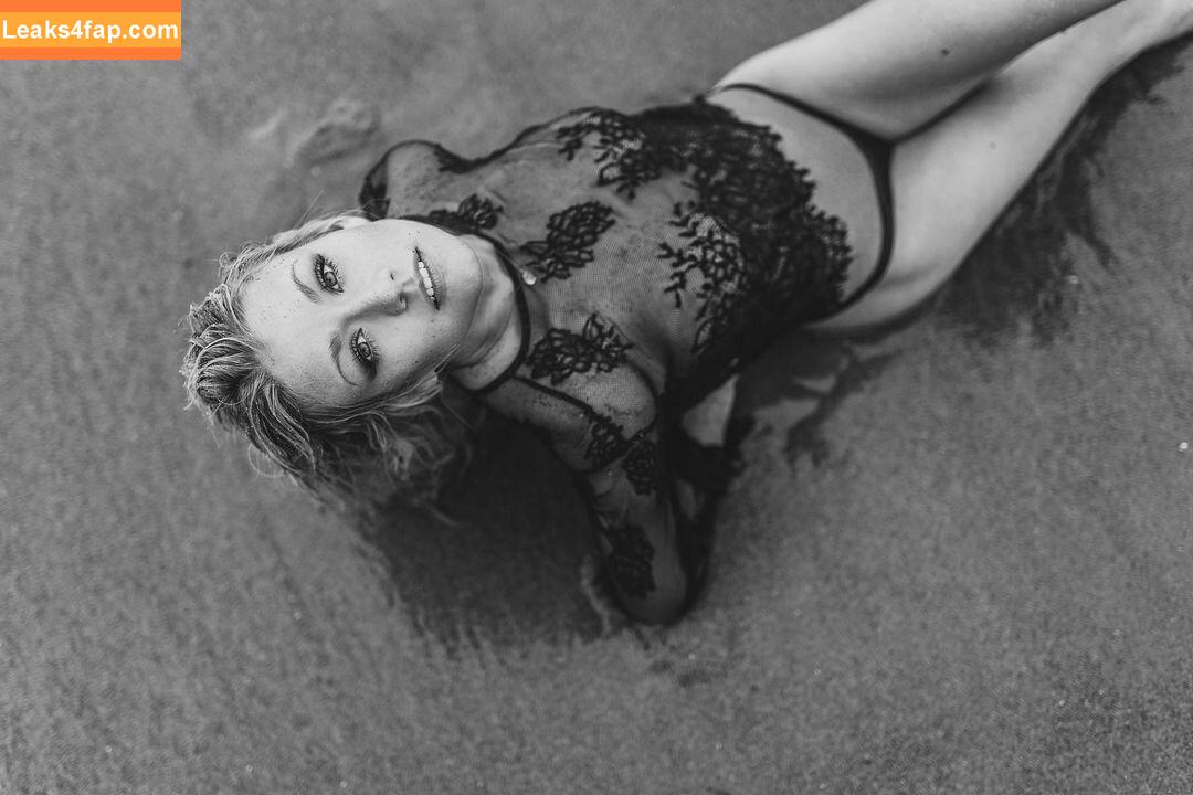 Katherine McNamara / kat.mcnamara слитое фото фото #0490