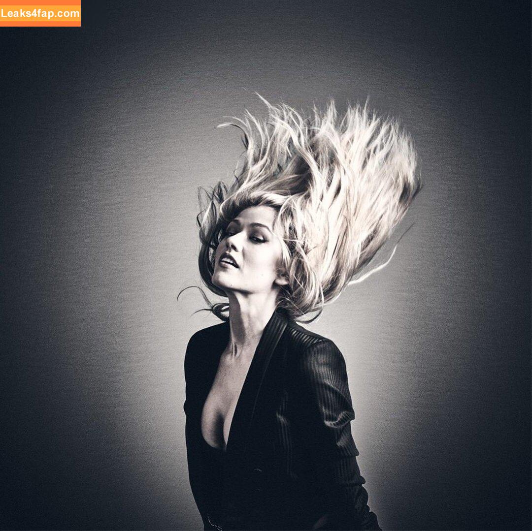 Katherine McNamara / kat.mcnamara leaked photo photo #0714