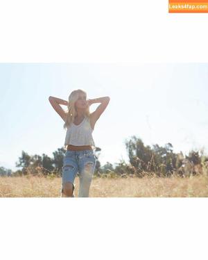 Katherine McNamara фото #0026