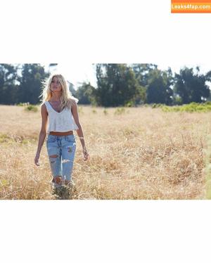 Katherine McNamara фото #0027