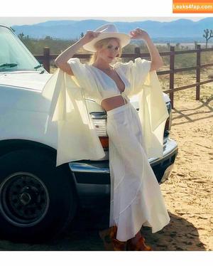 Katherine McNamara фото #0036