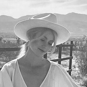 Katherine McNamara фото #0046